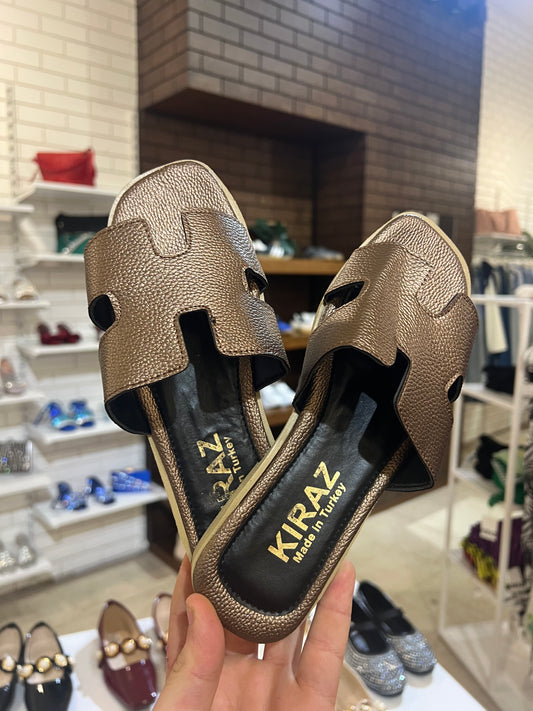 Slipper Buy 2 for only 25$ Discount price applied at checkout