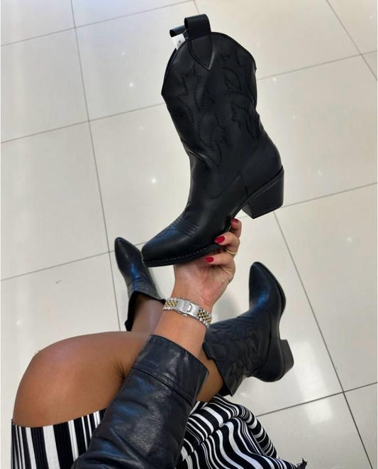 Black boot